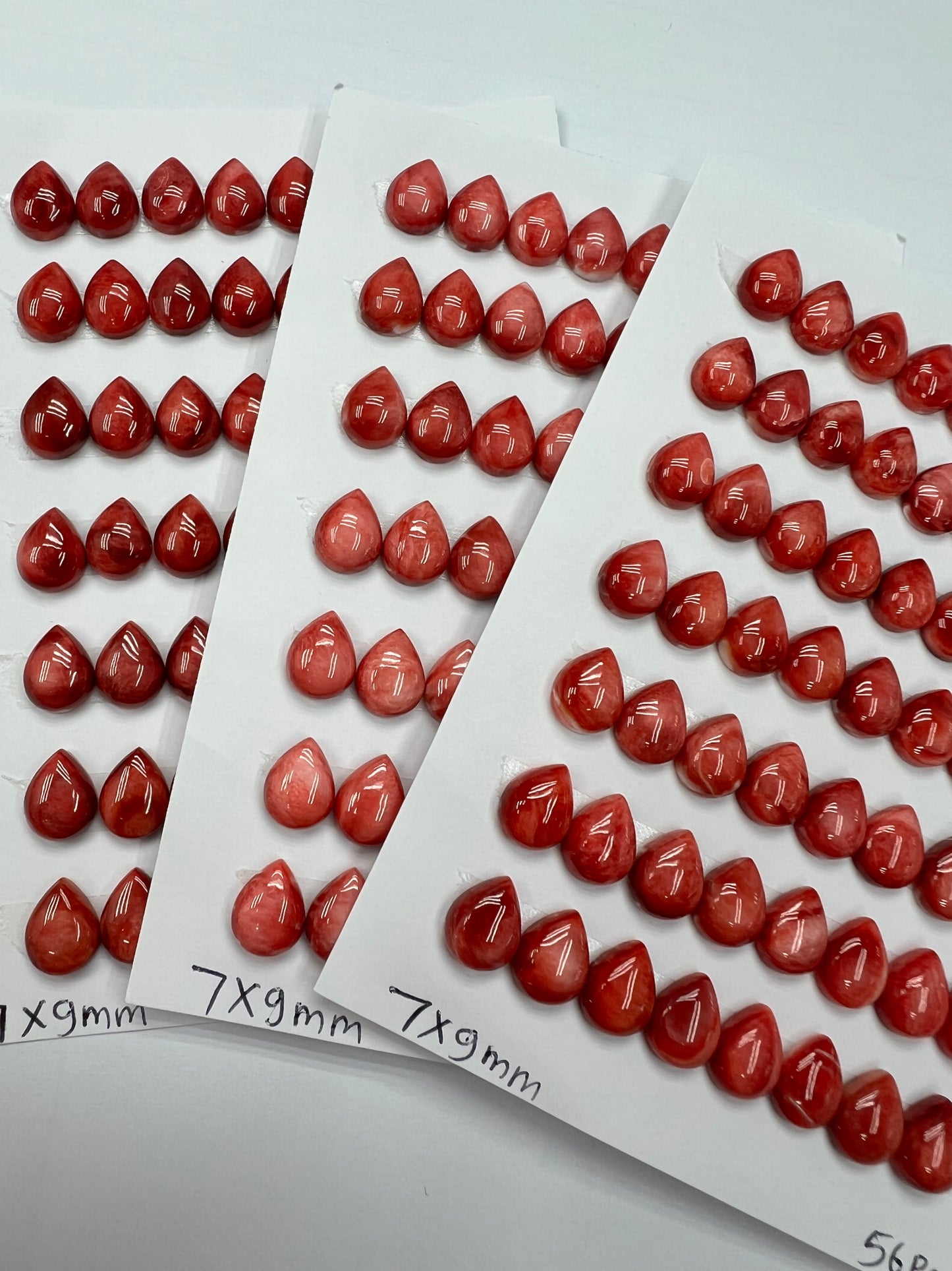 Red Spiny Oyster Shell Teardrop Cab 6x8mm - 8x10mm