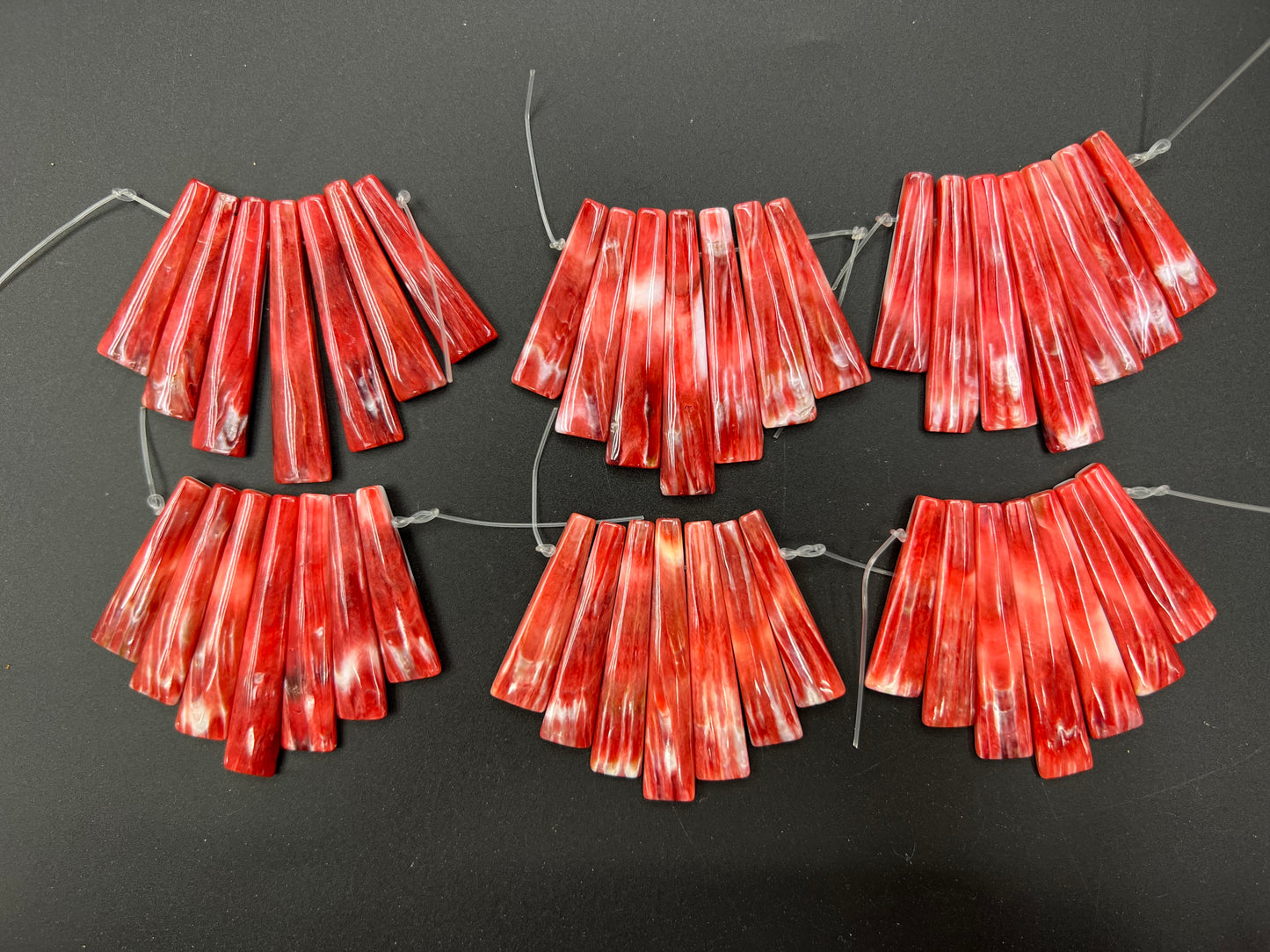 (Red/Orange) Spiny Oyster Side-drilled Long Chips Graduated