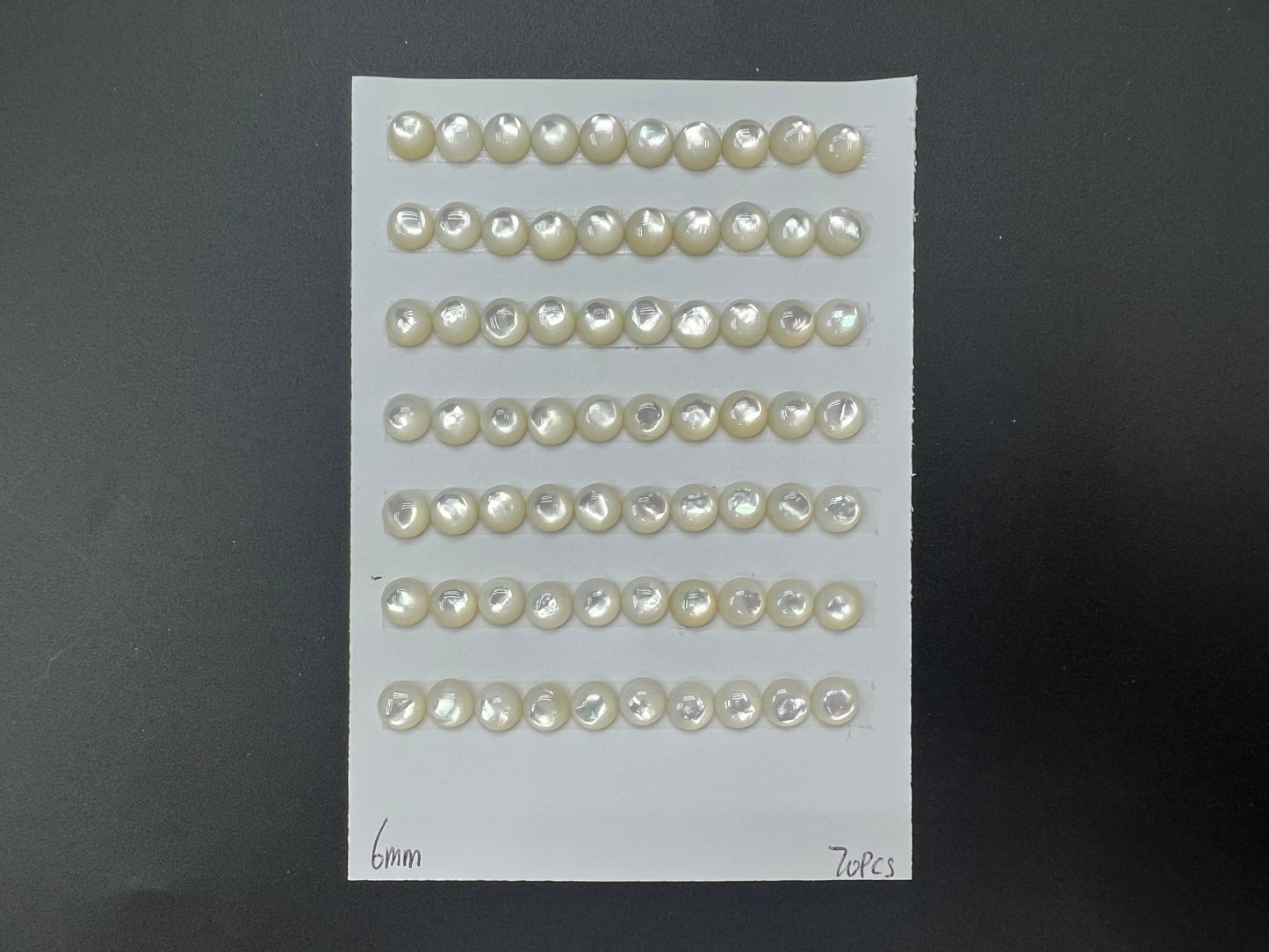 White Mother Of Pearl Round Cab 4-6mm
