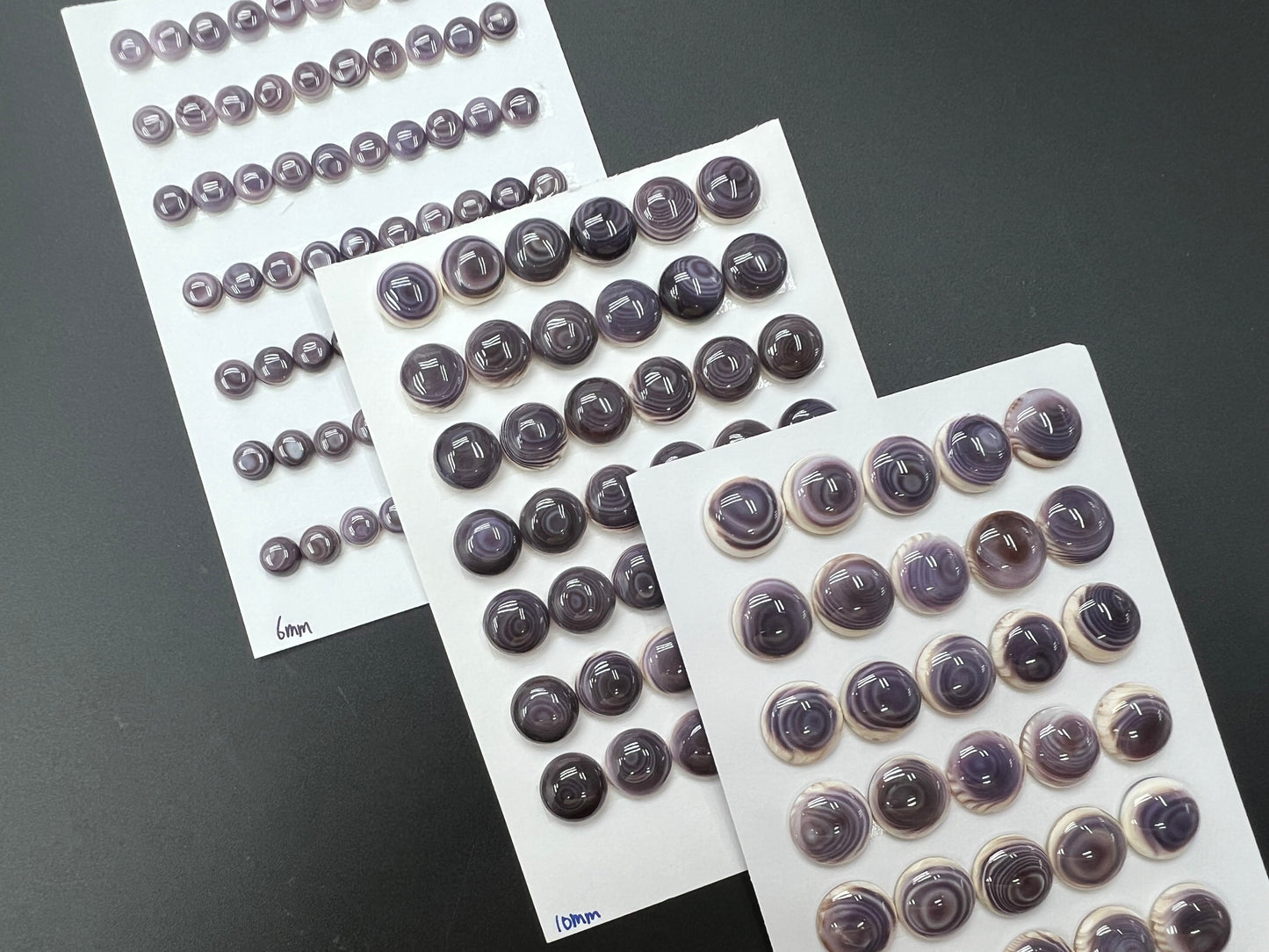 Natural Wampum Round Cab 6mm - 12mm
