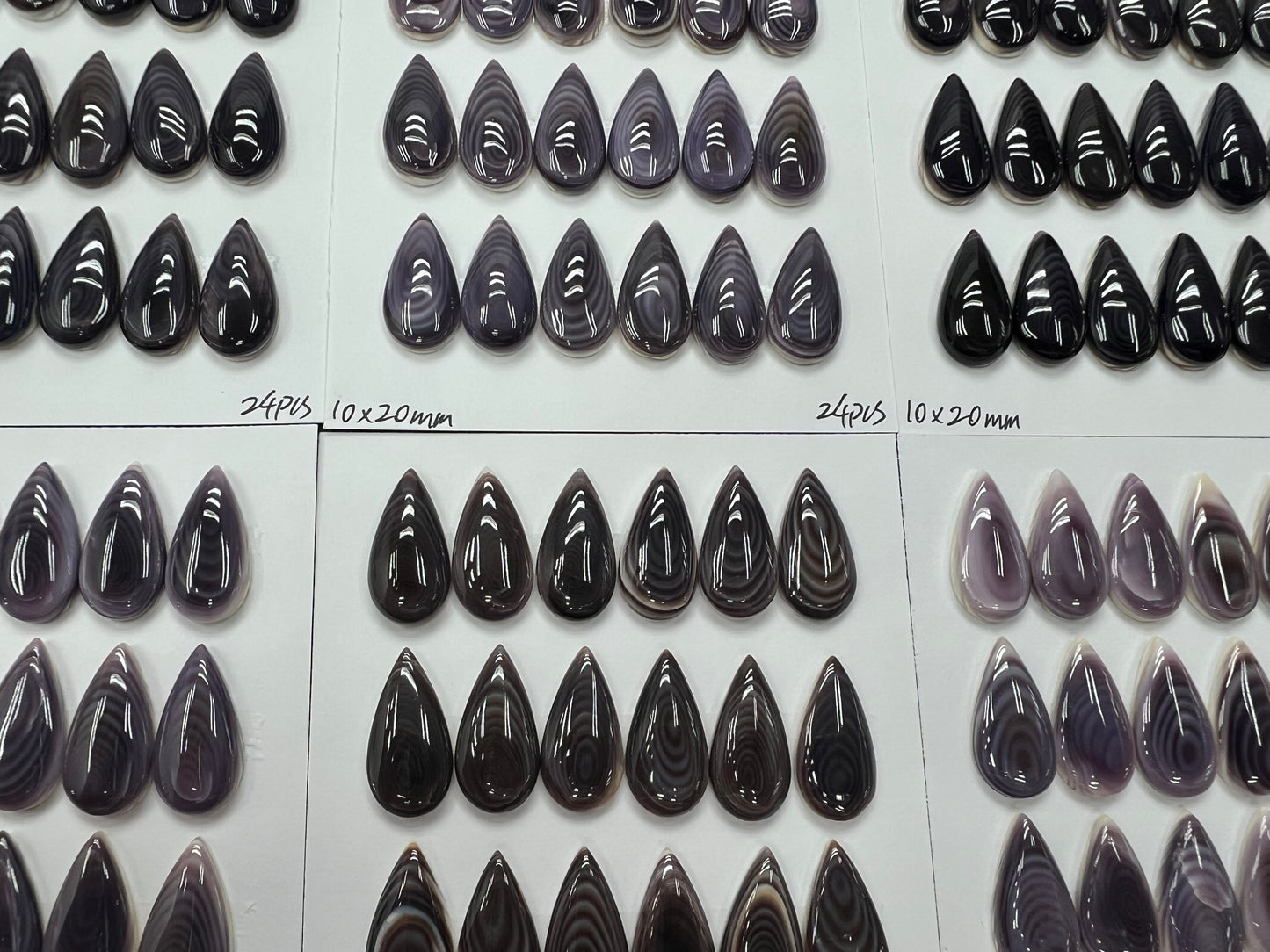 Natural Wampum Teardrop Cab 8x16mm - 10x20mm