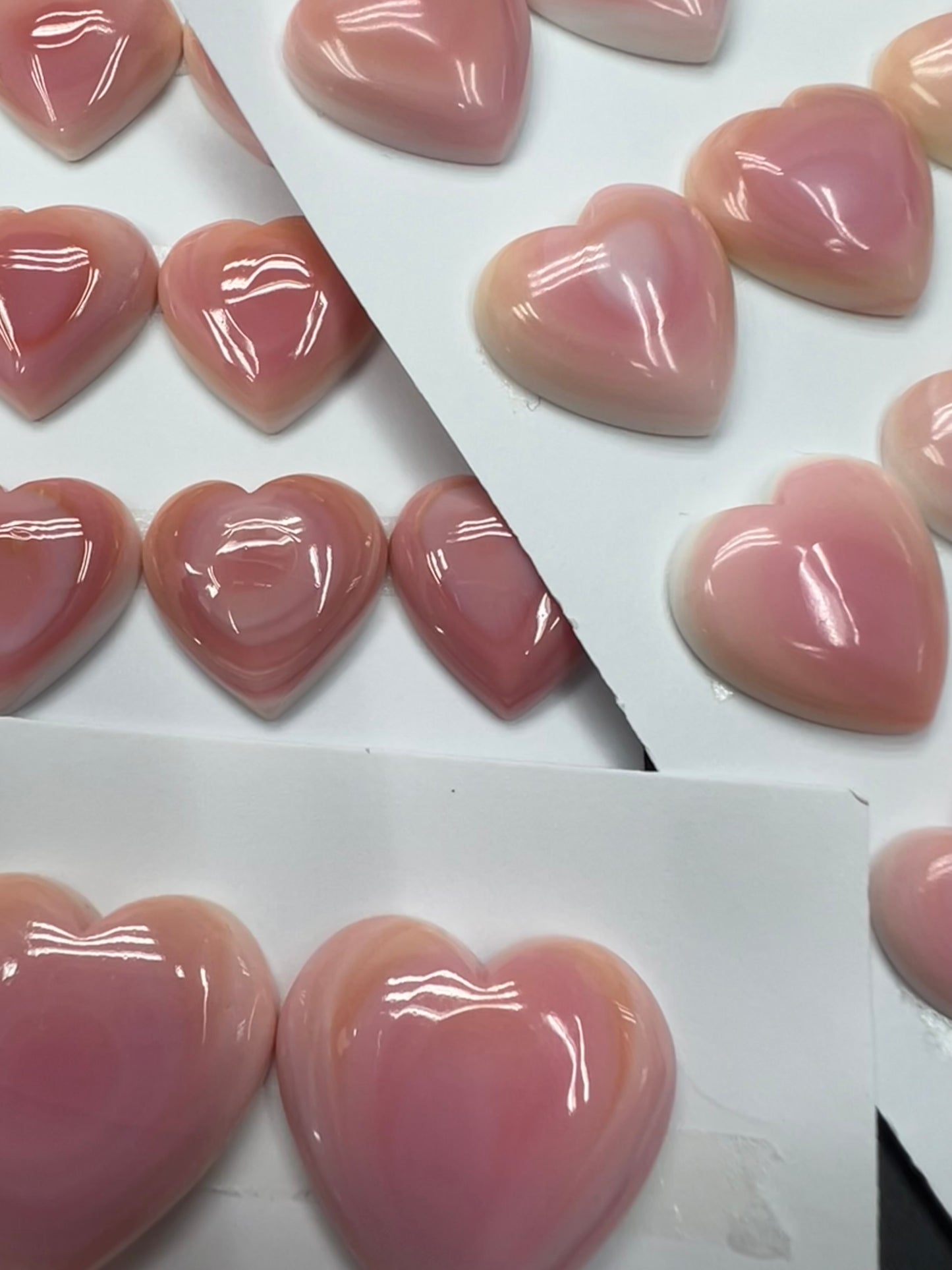 Pink Shell Heart Cabs 18-25mm