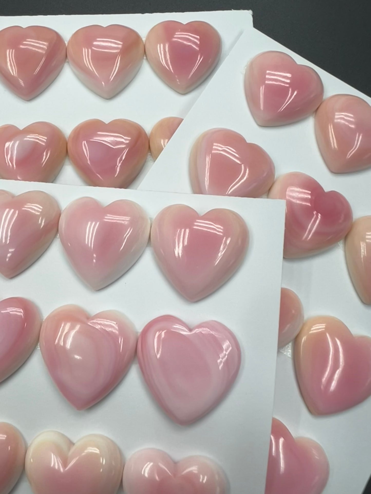 Pink Shell Heart Cabs 18-25mm