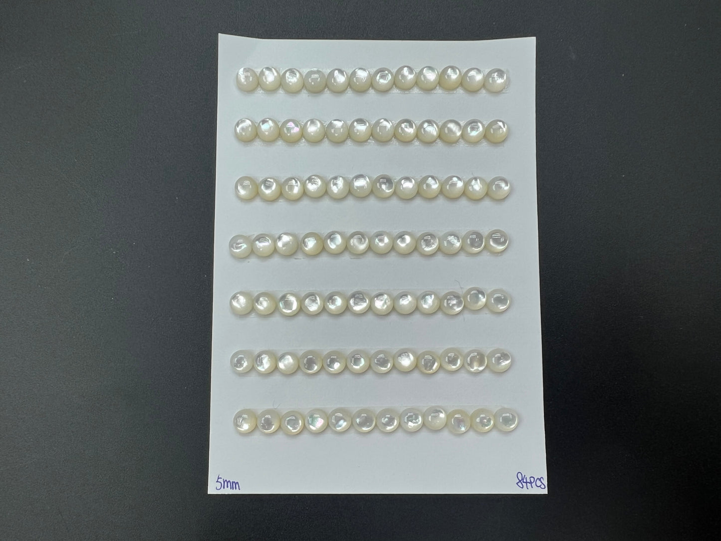 White Mother Of Pearl Round Cab 4-6mm